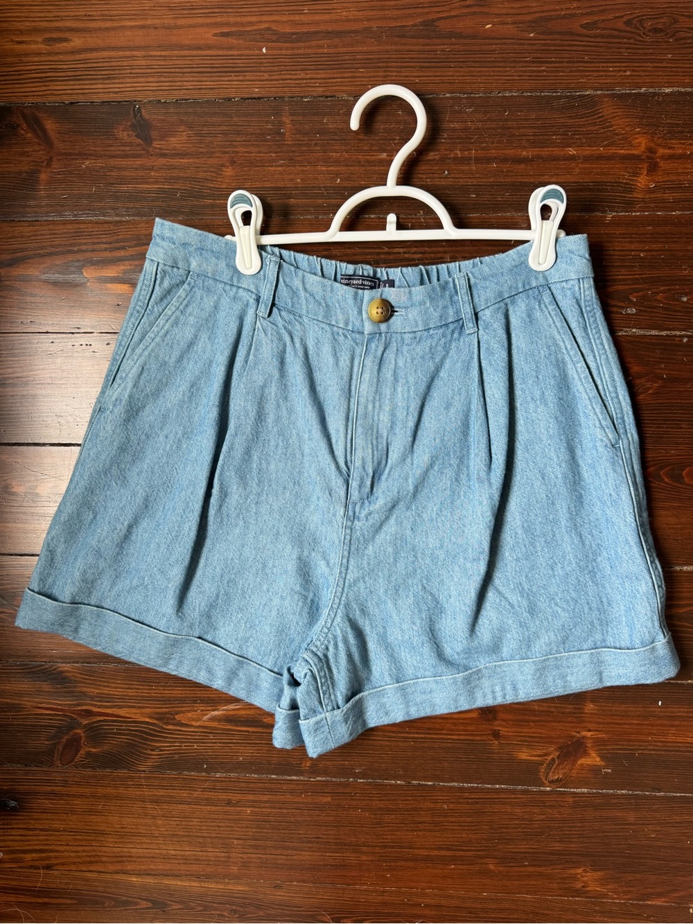 Vineyard Vines Light Blue Denim Pleated Shorts